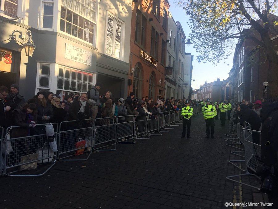 Crowds in Nottingham waiting to meet with Prince Harry & Meghan Markle