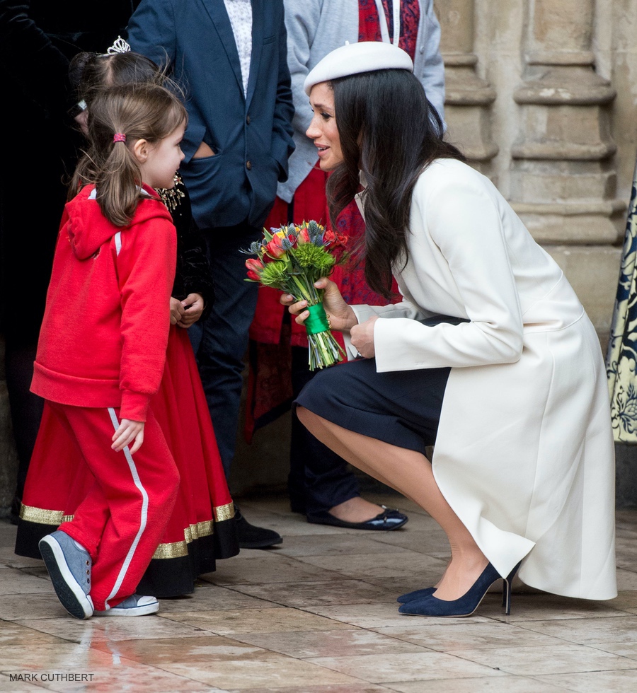 Meghan Markle meets a little girl after the commonwealth service