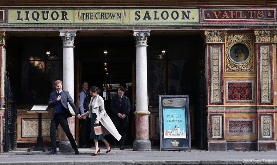 Meghan and Harry in the Crown Liquor Saloon